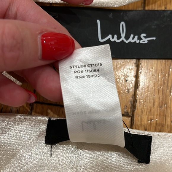 LULUS Style Streak ivory satin square neck tie-back long sleeve top. NWT Size S. - Picture 10 of 13
